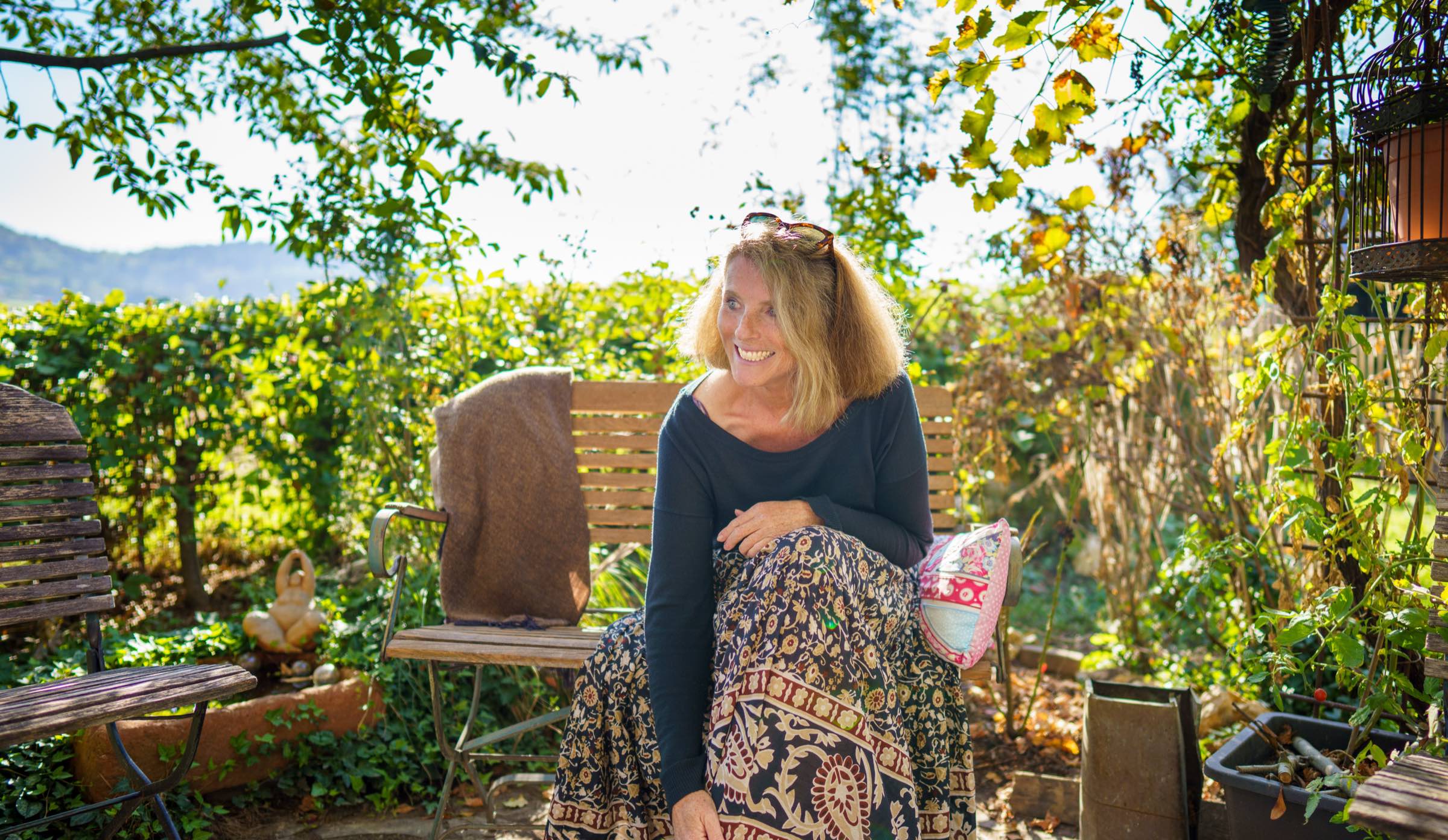 Stefanie Trautwein im Garten